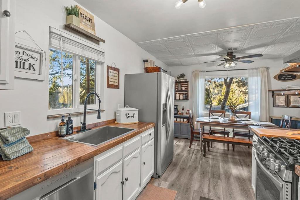 The House Crestline