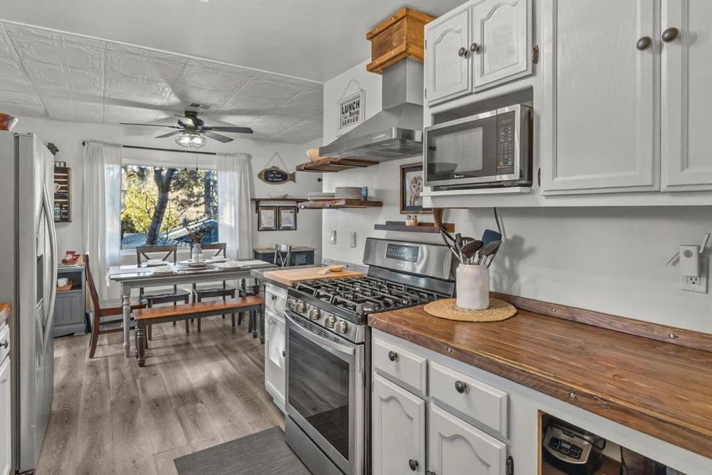 The House Crestline